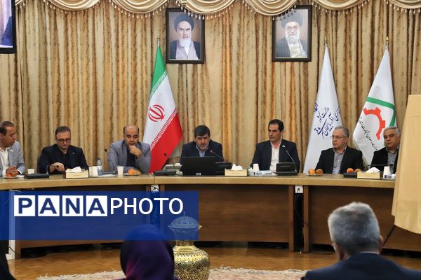 آیین رونمایی از پوستر گرامیداشت روز ملی صنعت و معدن