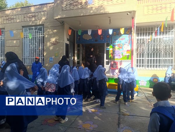 زنگ آغاز مهر در دبستان دخترانه مهر و ماه آشخانه 
