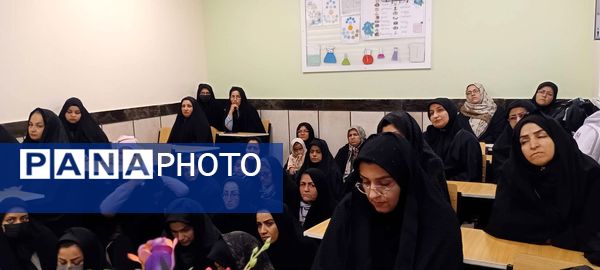 جلسه انجمن اولیا و تحویل کارنامه هشدار دبیرستان مادرمهربان خلیل آباد