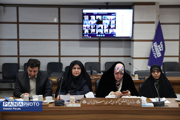 جلسه مدیران استان‌ها با شورای معاونان سازمان دانش‌آموزی 