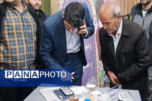 برپایی میزخدمت باحضور مسئولان و نمایندگان قوای مجریه و مقننه در بخش خاوران شهرستان ری