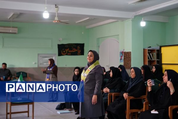 کلاس آموزشی پیشتازان در علی آباد 