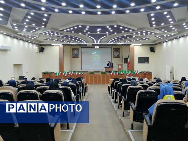 دوره خبرنگاری ویژه دانش‌آموزان دختر و پسر ناحیه یک اهواز 