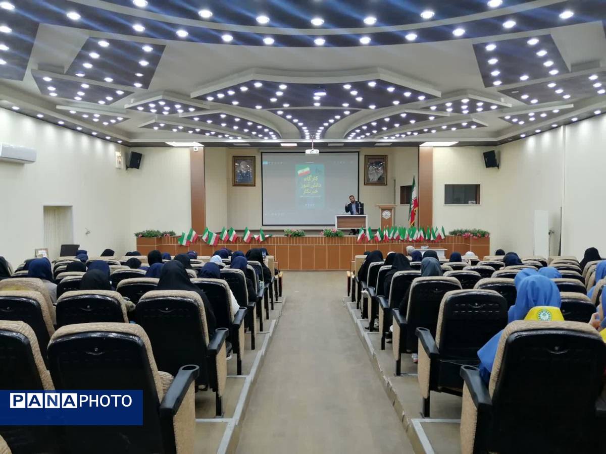 دوره خبرنگاری ویژه دانش‌آموزان دختر و پسر ناحیه یک اهواز 