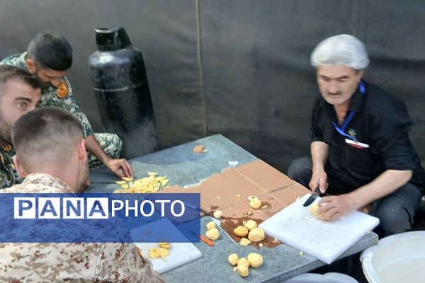 برپایی موکب "عشاق الحسین(ع) " سازمان دانش‌آموزی شهرستانهای تهران در مسیر زائران اربعین