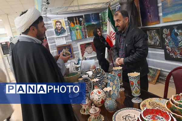 جشن توانمندی زنان  در نمایشگاه بانوان دانشگاه آزاد ملارد