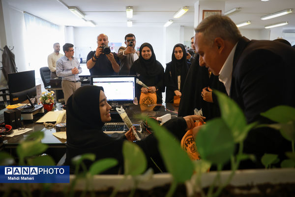 بازدید مدیرکل آموزش و پرورش شهرستان‌های استان تهران از خبرگزاری پانا در روز خبرنگار