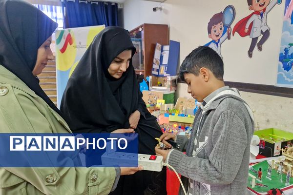کارگاه تولید محتوا و برپایی نمایشگاه پژوهش در دبستان بانو ابوالوفا ناحیه دو شهرری 