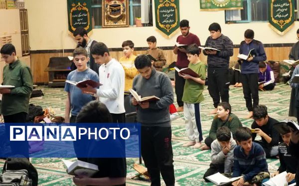 اعتکاف دانش‌آموزی در قائمشهر