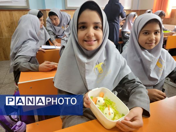 صبحانه سالم به‌مناسبت روز غذای سالم در دبستان مصلی نژاد حضرت زینب(س)
