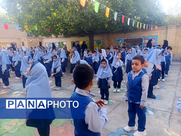 زنگ آغاز مهر در دبستان دخترانه مهر و ماه آشخانه 