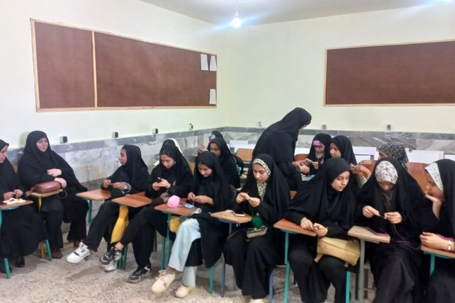 برگزاری هفته دوم دوره آموزشی فصل رویش در هنرستان ثمین