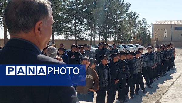 نواخته شدن زنگ پدافند غیرعامل در مدرسه شهید دستغیب مروست