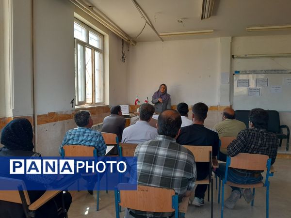 برگزاری جلسه آییننامه انجمن اولیا و مربیان در دبیرستان خدیجه کبری منطقه زاغه