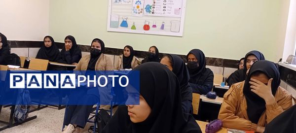 بازدید مسئولین آموزش و پرورش خلیل آباد از دبیرستان مادرمهربان نقاب