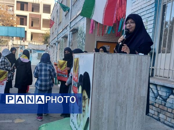 مراسم روز دانش‌آموز و ۱۳ آبان در دبیرستان شاهد تکتم