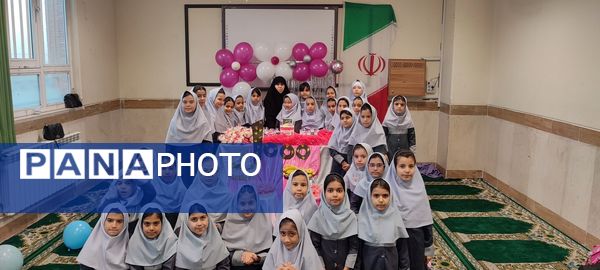 جشن عدد هزار کلاس سومی ها در دبستان آیت‌الله  هاشمی رفسنجانی