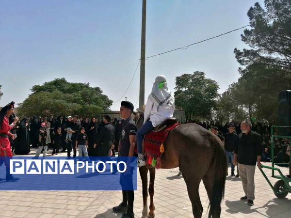 تعزیه‌خوانی اباعبدالله الحسین در روز عاشورای حسینی در روستای نقاب