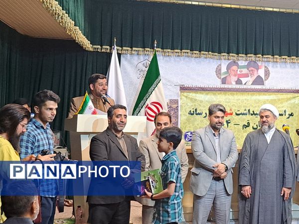 تقدیر از برگزیدگان دو رویداد رسانه‌ای «میثاق» و «سرباز مقاومت» در قم