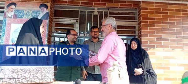 نواخته شدن زنگ ایثار و مقاومت در دبیرستان دخترانه شاهد سمیه