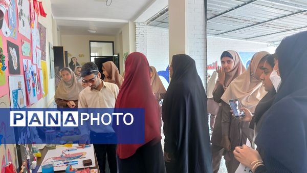 برگزاری روز آزمایشگاه در دبیرستان زینبیه فین