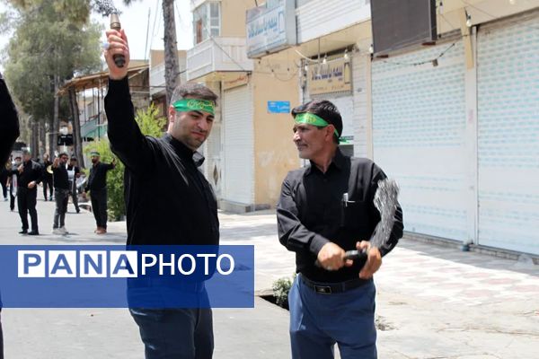 زنجیر زنی صبح عاشورا؛ خرامه در سوگ حسین(ع)