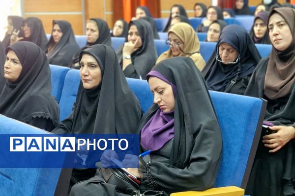 نشست معاونان آموزشی مدارس شهرستان‌های استان تهران به میزبانی قرچک 