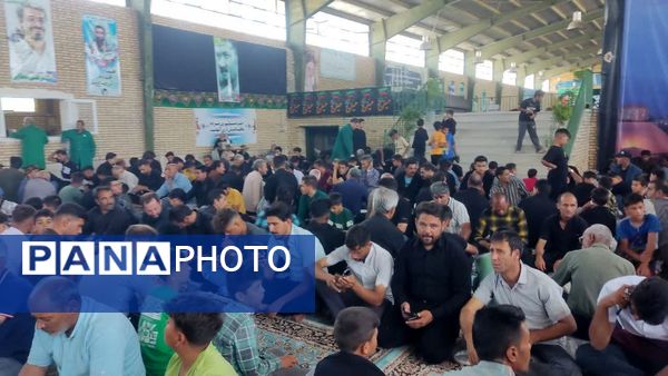 پیاده‌روی زائران در دهه پایانی ماه سفر جاده قدیم نیشابور به سمت مشهد
