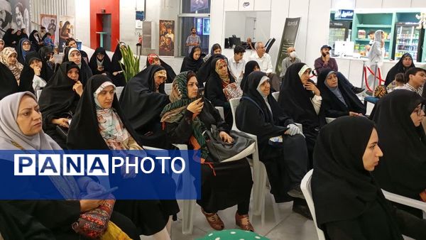 آیین رونمایی و جشن امضای سه کتاب در بخش ادبیات داستانی حوزه هنری فارس