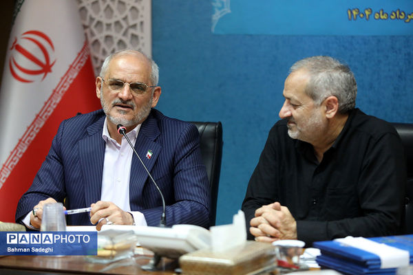 امضای تفاهم‌نامه‌ وزارت آموزش و پرورش و شرکت‌های خودروساری، صنعتی و معدنی کرمان