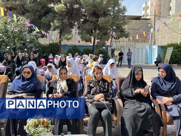 آیین نواختن زنگ مهر در آموزشگاه استثنایی ایثار ناحیه دو مشهد 