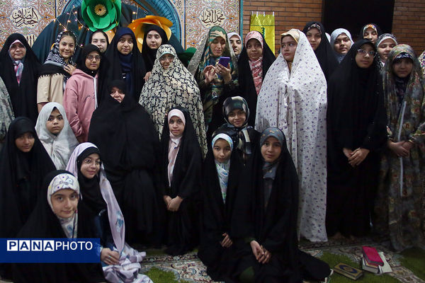 اعتکاف دانش‌آموزی در مسجد لولاگر