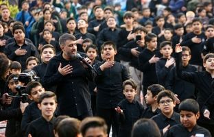 همخوانی سرود "خورشید نمی‌سوزد" با حضور پویانفر و ۲ هزار نوجوان