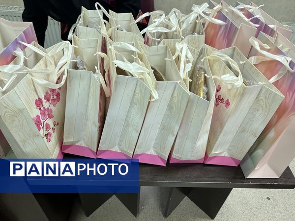 جشن یلدای دانش‌آموزی در دبیرستان تیمسار فلاحی ناحیه یک کرج 