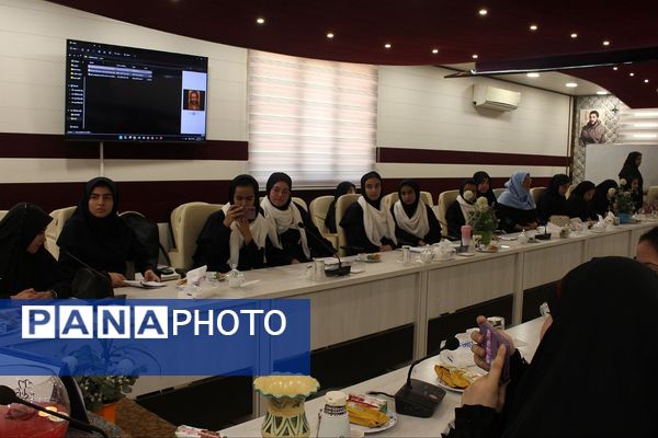 همایش بزرگداشت حافظ شیرازی در اداره آموزش و پرورش کهریزک