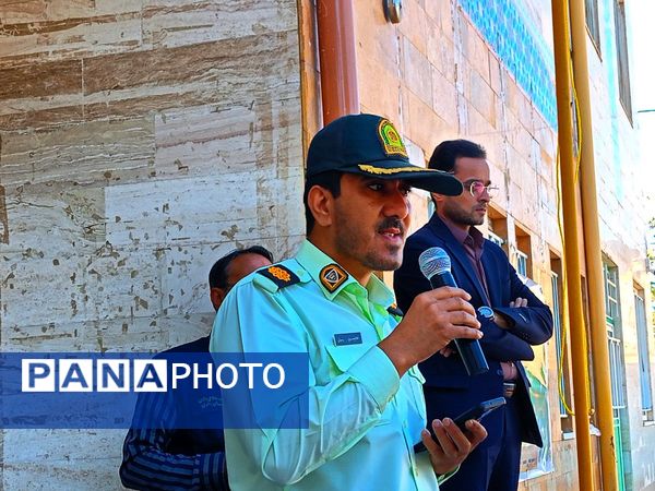 حضور رییس پلیس فتا شهرستان کاشمر در دبیرستان میثاق