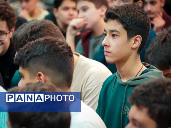 جلوه‌ای از اعتکاف دانش‌آموزی در مسجد امام علی‌بن‌ابی‌طالب (ع)