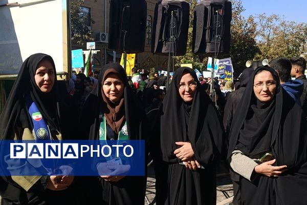 راهپیمایی سیزده آبان در شهرستان نیشابور