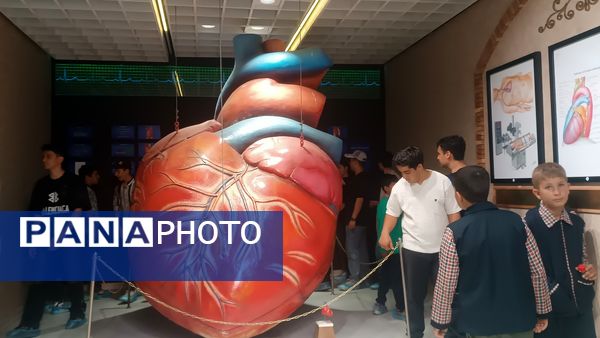 بازدید دانش‌آموزان دبیرستان شاهد ابوذر غفاری نیشابور از افلاک نمای نیشابور