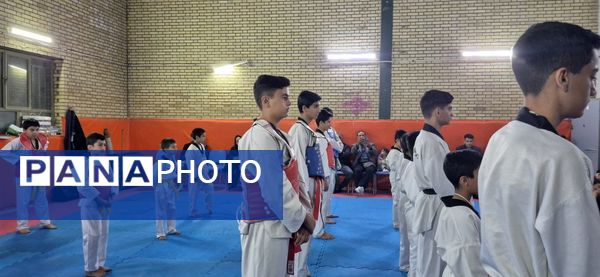 مراسم تجلیل قهرمانان تکواندوی استان خراسان رضوی از باشگاه دلاوران در کاشمر