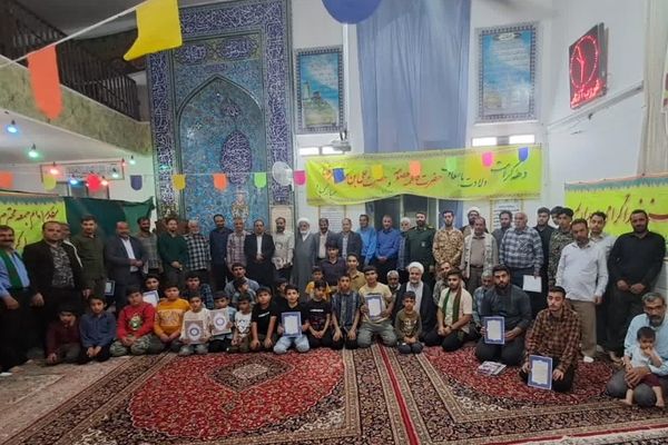 مراسم جشن دهه کرامت و هفته معلم در روستای مومن آباد قم

