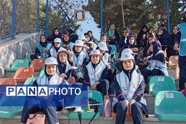 استادیوم ورزشی شهدای شهرستان قدس میزبان پرشورترین مراسم روز دانش‌آموز 