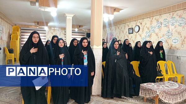 یادواره شهدا؛ عطر ایثار در دبیرستان نمونه محمودیه پیچید