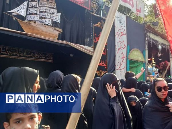اجتماع عظیم عاشقان حسینی در مراسم خیمه سوزان