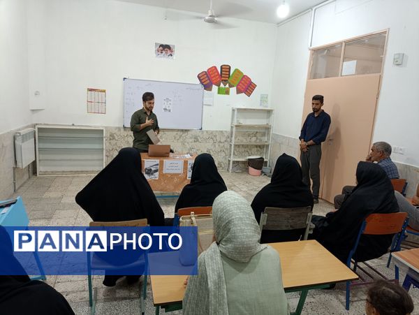 اولین جلسه هم اندیشی اولیا و مربیان در دبستان شهید پسندیده فدافن