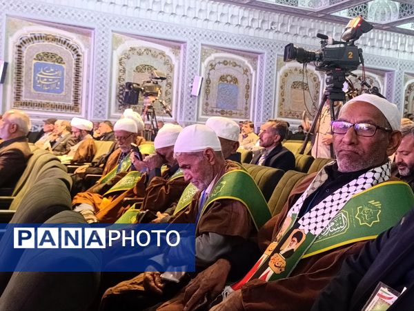 شب شعر آیینی پیرغلامان حسینی برگزار شد