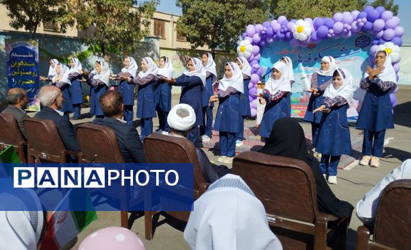 مراسم جشن شکوفه‌ها در ناحیه یک زنجان