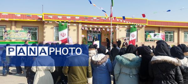 زنگ انقلاب در  مدارس شهرستان ملکان به صدا درآمد