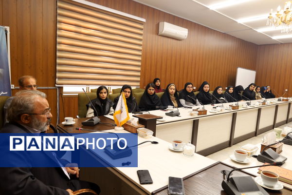  از تسخیر تا تبیین؛ بازخوانی پیام ۱۳ آبان در دانشگاه آزاد مشهد