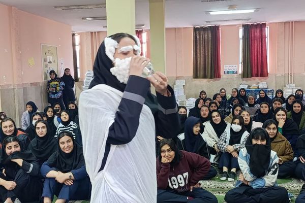 محاکمه سقراط در دبیرستان حضرت رقیه(س) ورامین